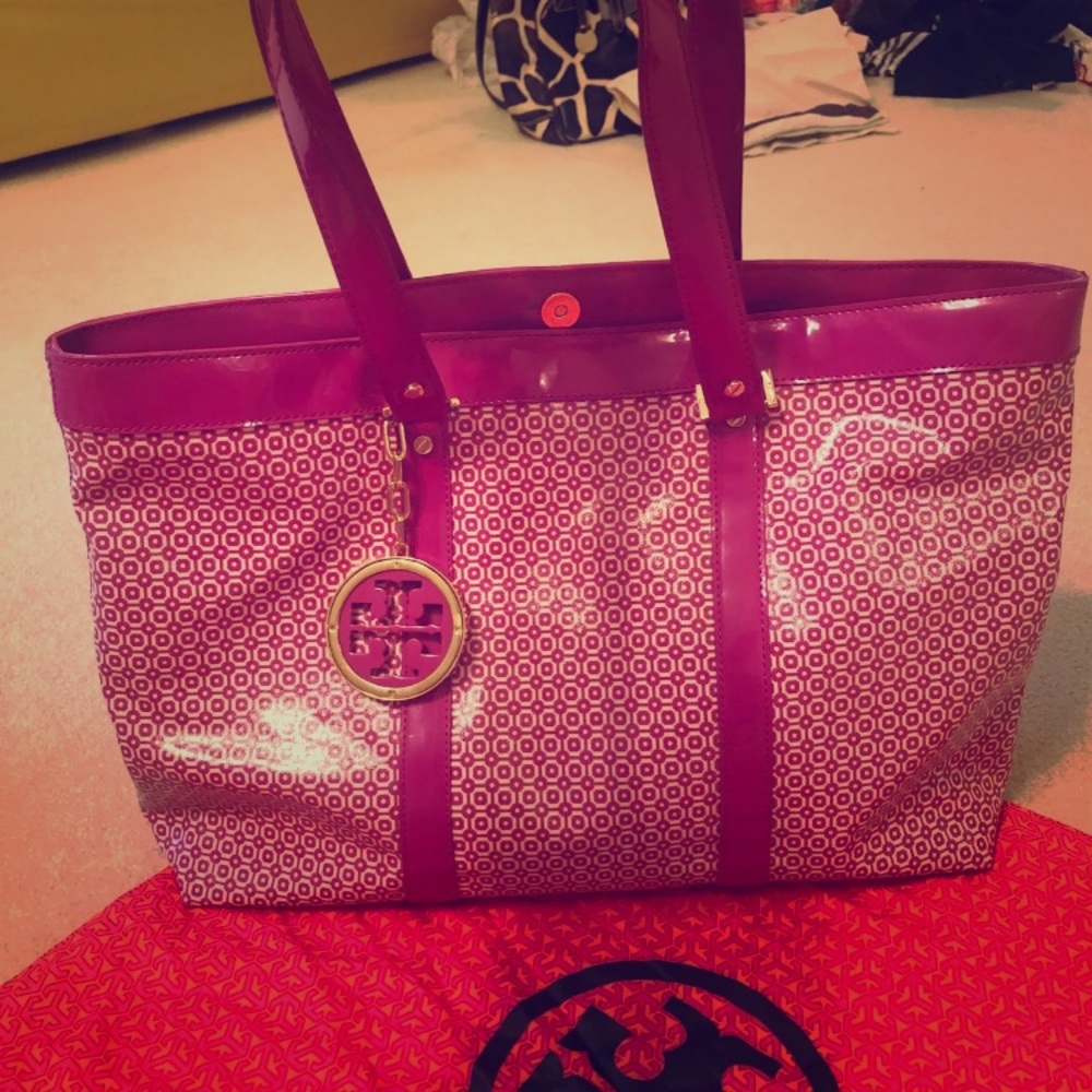 Pink Tory Burch purse